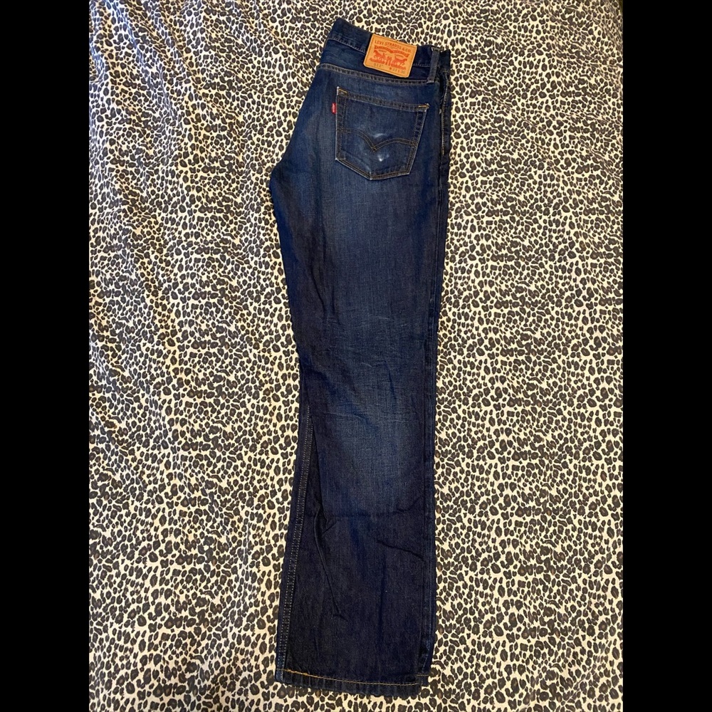 511 Lightly Distressed Levi’s